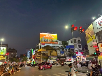 Thi công biển ốp tường